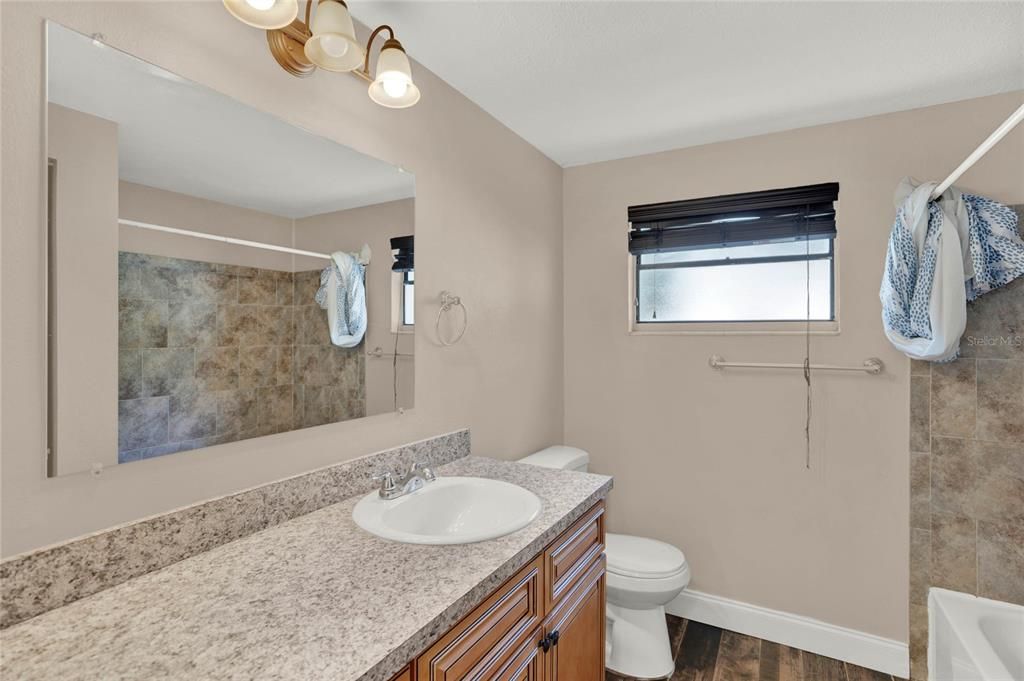 Active With Contract: $2,395 (3 beds, 2 baths, 1644 Square Feet)