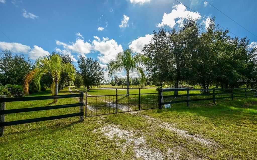 Vendido Recientemente: $239,900 (5.10 acres)