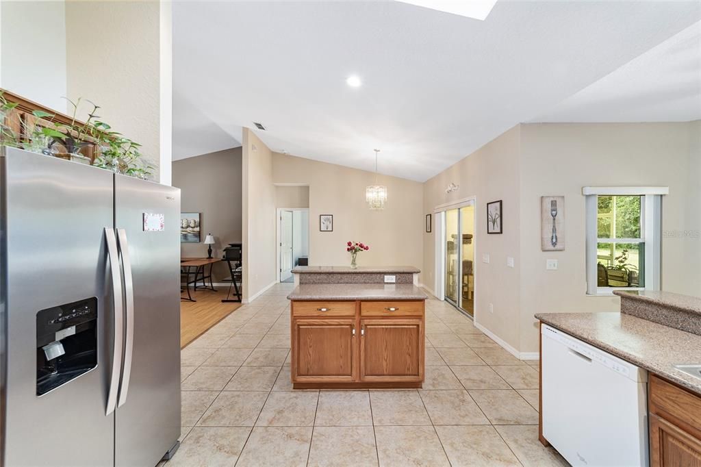 For Sale: $949,900 (3 beds, 2 baths, 2211 Square Feet)