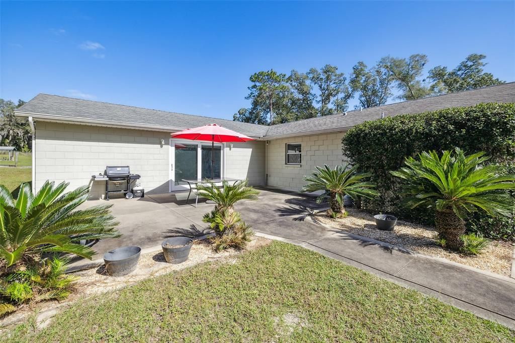 Recently Sold: $324,999 (3 beds, 2 baths, 1876 Square Feet)