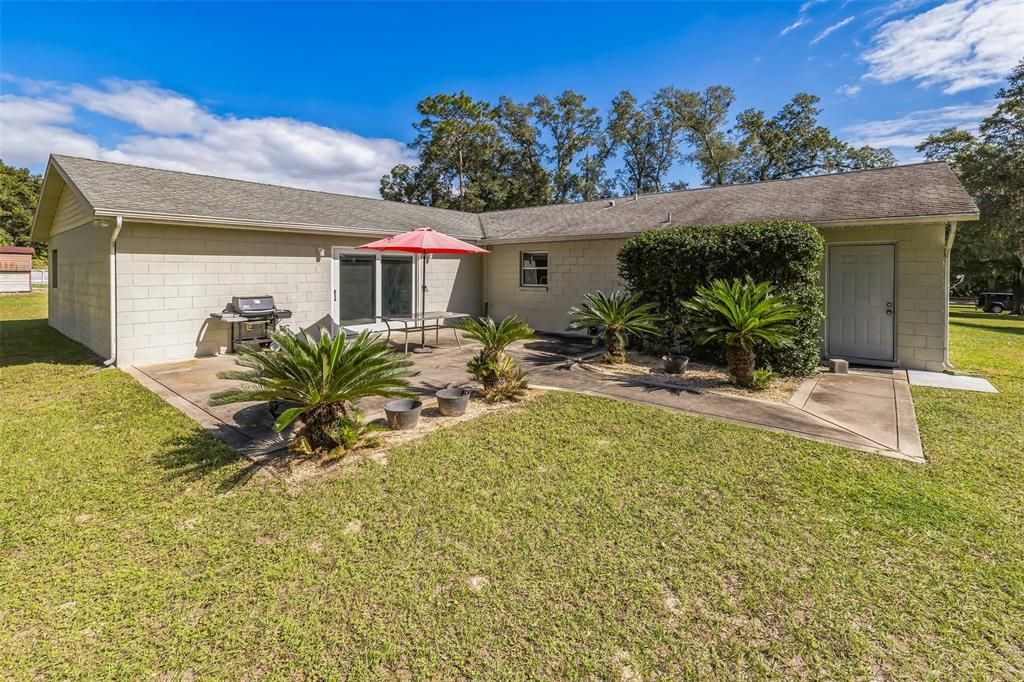 Recently Sold: $324,999 (3 beds, 2 baths, 1876 Square Feet)