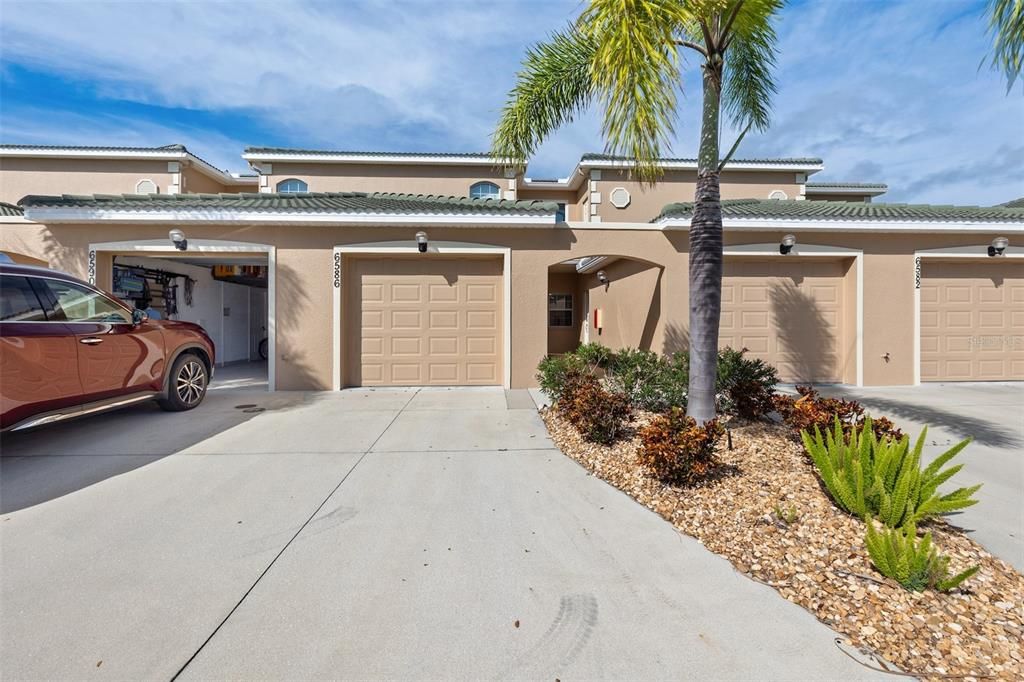 Recently Sold: $410,000 (2 beds, 2 baths, 1610 Square Feet)