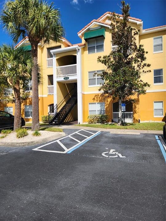 Recently Rented: $1,600 (2 beds, 1 baths, 832 Square Feet)