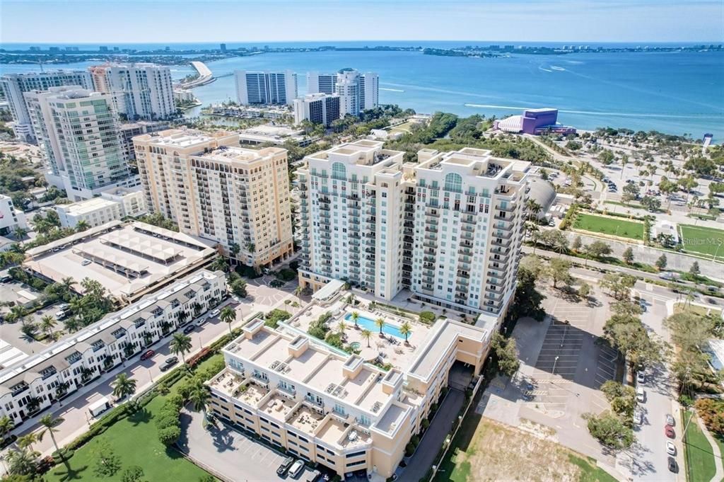 Recently Sold: $1,239,000 (2 beds, 2 baths, 1830 Square Feet)