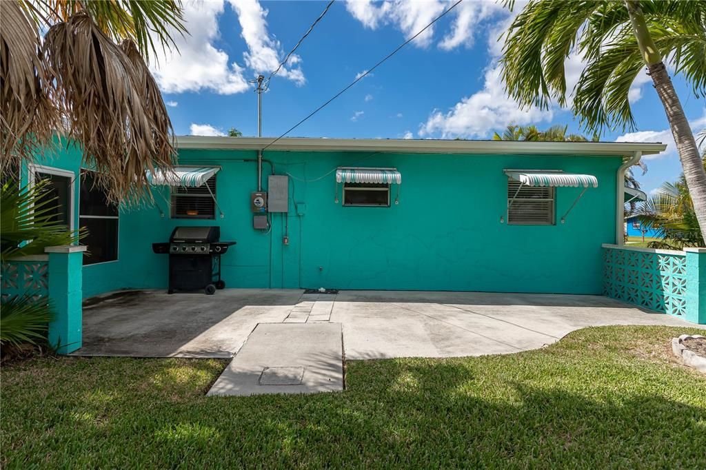 For Sale: $205,000 (2 beds, 2 baths, 768 Square Feet)