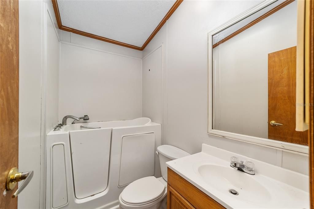 最近售出: $225,000 (3 贝兹, 2 浴室, 1782 平方英尺)