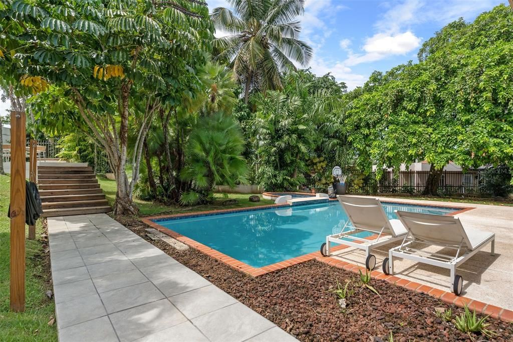 Recently Sold: $1,750,000 (4 beds, 3 baths, 3200 Square Feet)