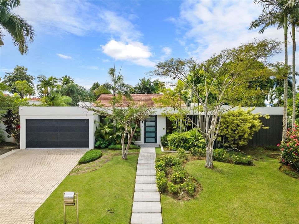 Recently Sold: $1,750,000 (4 beds, 3 baths, 3200 Square Feet)