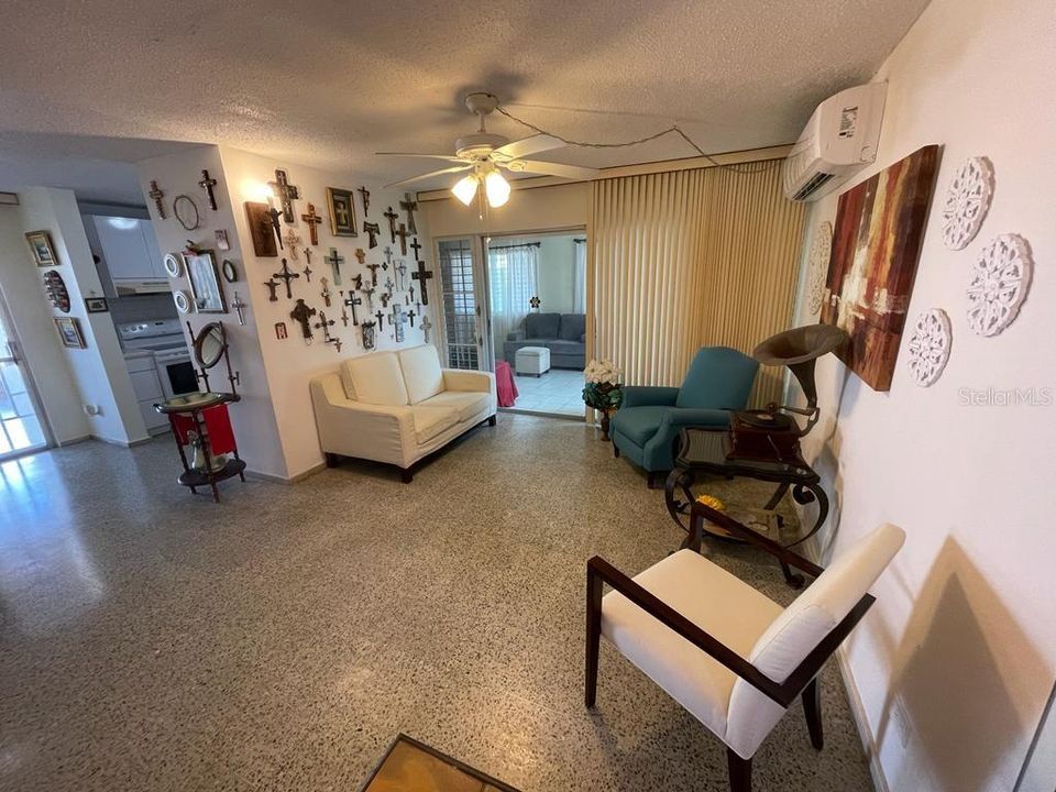 Vendido Recientemente: $390,000 (3 camas, 2 baños, 1244 Pies cuadrados)