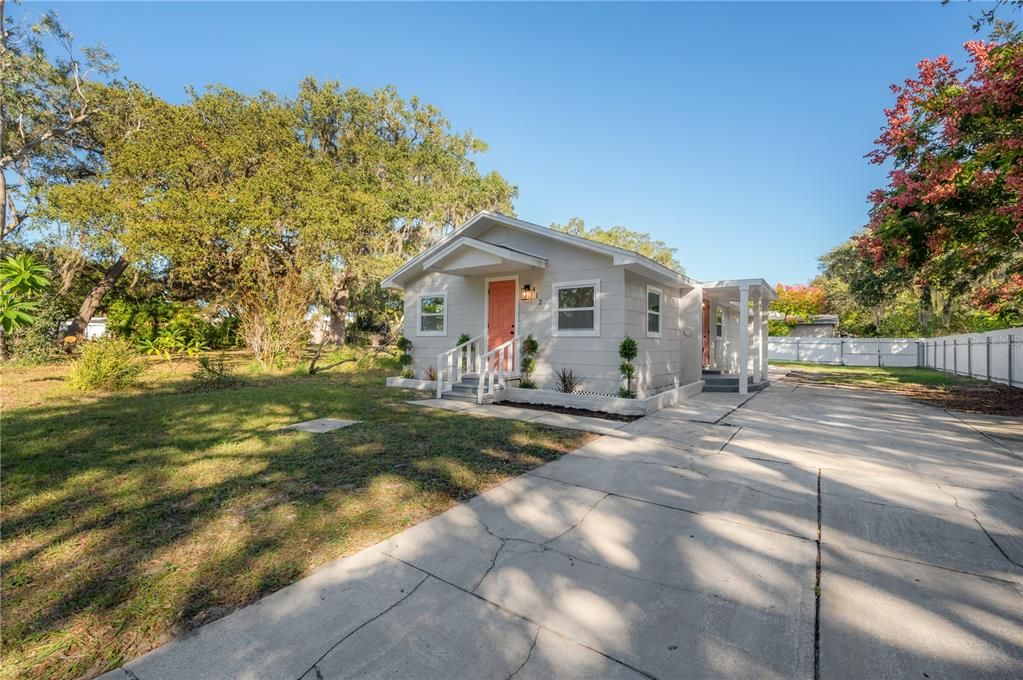 Recently Sold: $349,900 (3 beds, 2 baths, 1090 Square Feet)