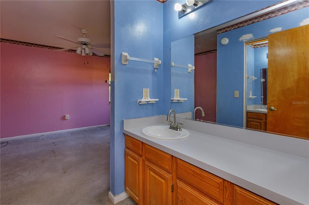 最近售出: $179,900 (2 贝兹, 2 浴室, 1209 平方英尺)