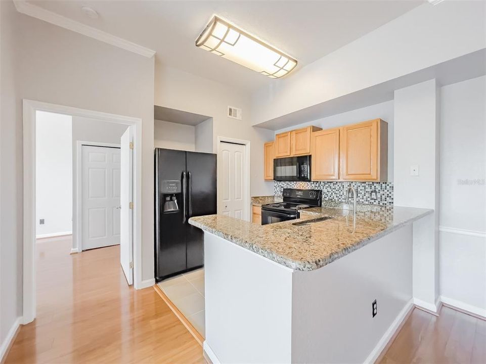 Active With Contract: $2,000 (2 beds, 2 baths, 1104 Square Feet)