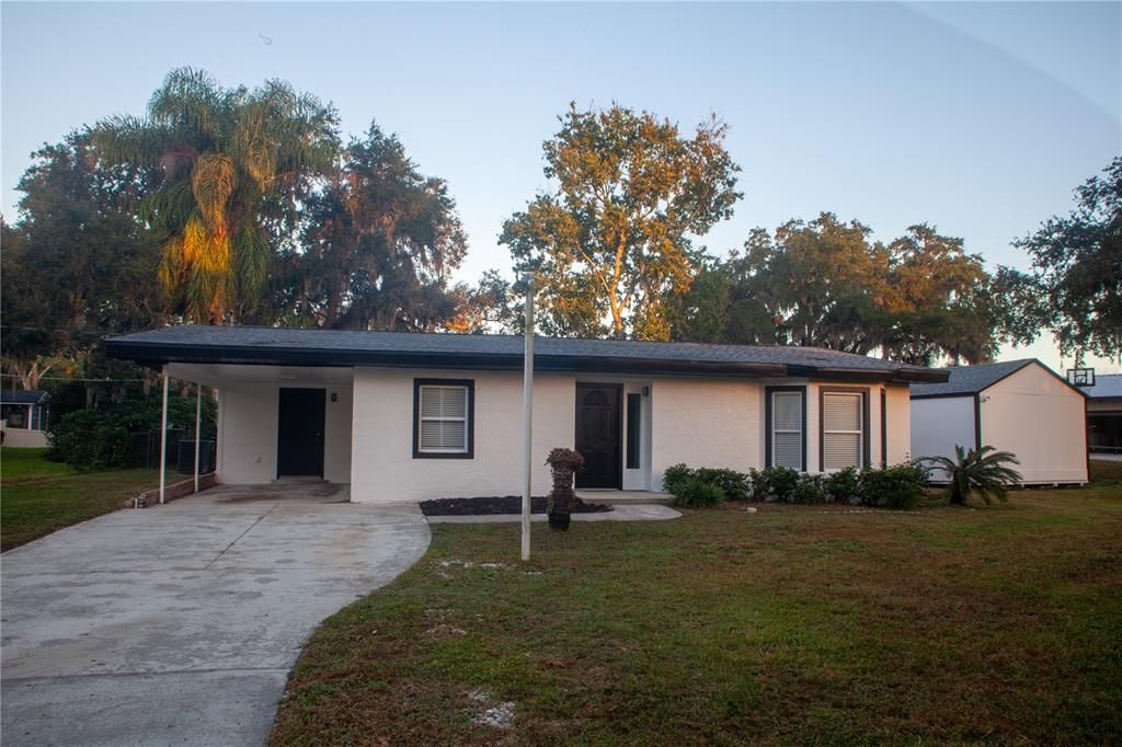 Recently Sold: $425,000 (2 beds, 1 baths, 1124 Square Feet)