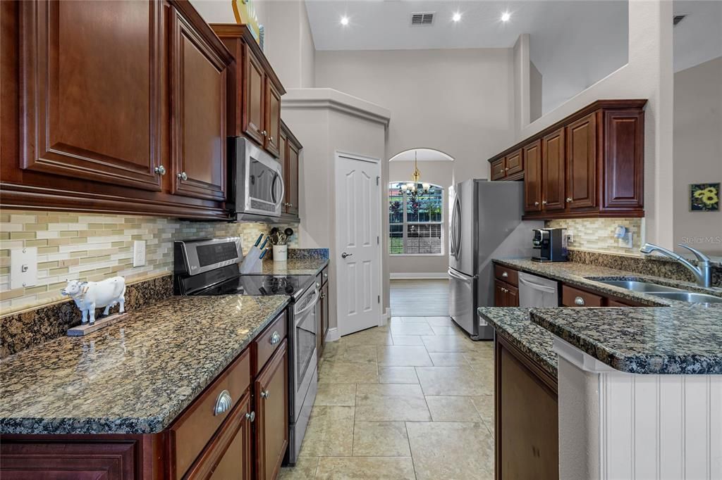 Active With Contract: $650,000 (4 beds, 3 baths, 2172 Square Feet)