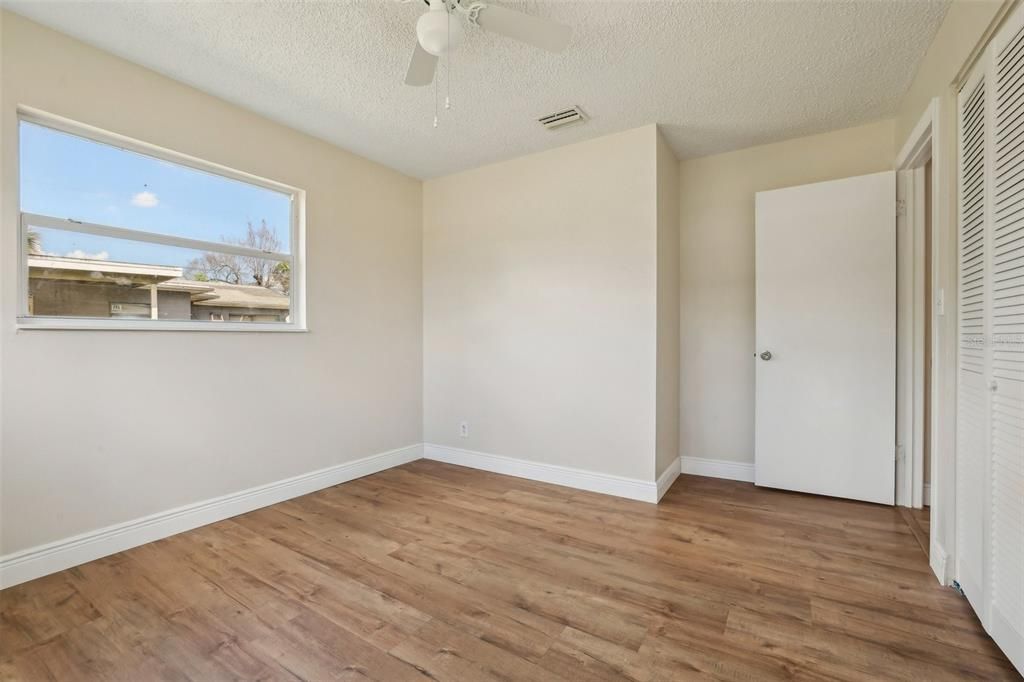 Active With Contract: $269,990 (3 beds, 2 baths, 1410 Square Feet)