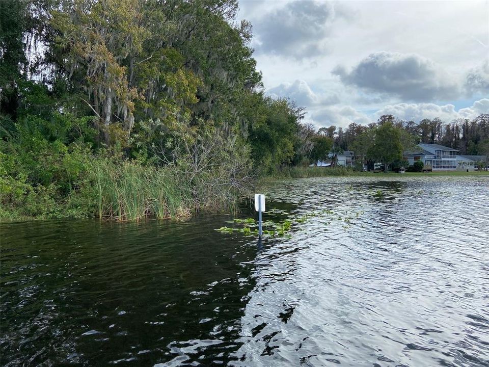 На продажу: $14,000 (0.18 acres)