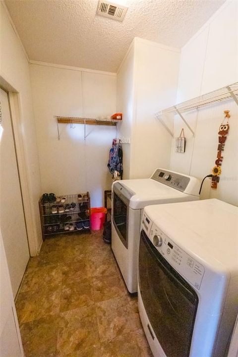 Vendido Recientemente: $265,000 (3 camas, 2 baños, 1848 Pies cuadrados)