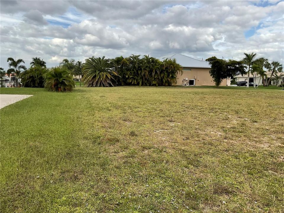 Activo con contrato: $199,990 (0.33 acres)