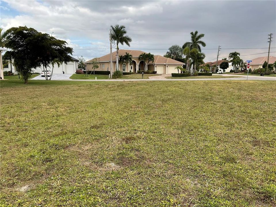 Activo con contrato: $199,990 (0.33 acres)