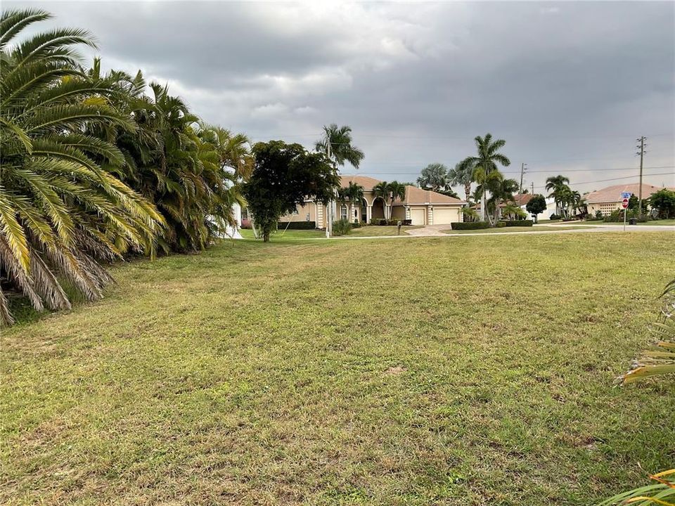 Activo con contrato: $199,990 (0.33 acres)