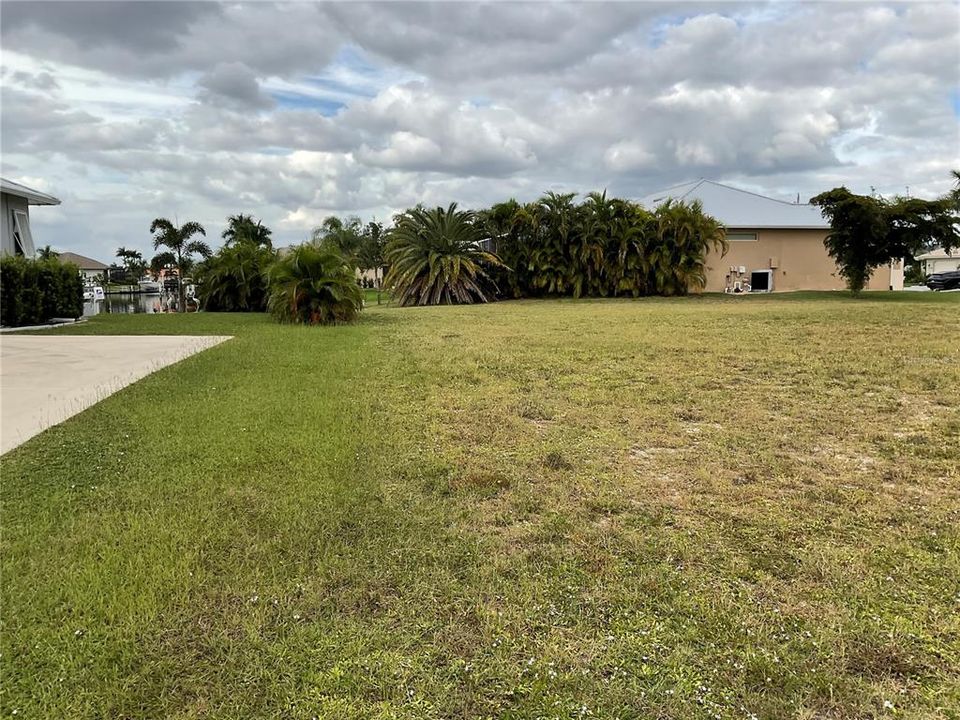 Activo con contrato: $199,990 (0.33 acres)