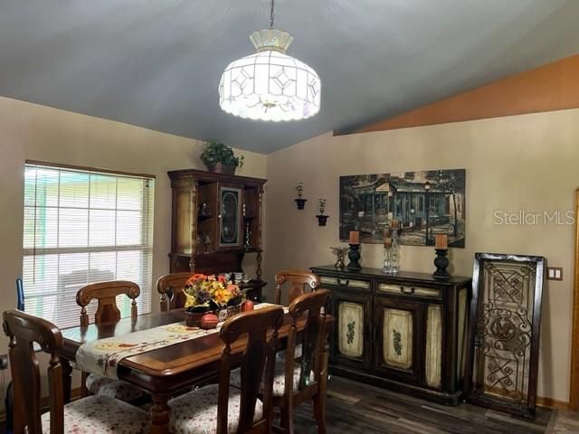 Recently Sold: $1,800,000 (3 beds, 2 baths, 2470 Square Feet)