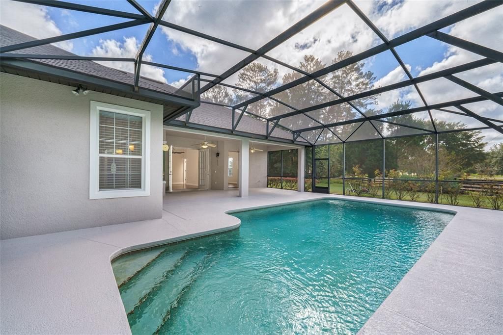 Recently Sold: $695,000 (4 beds, 3 baths, 2915 Square Feet)