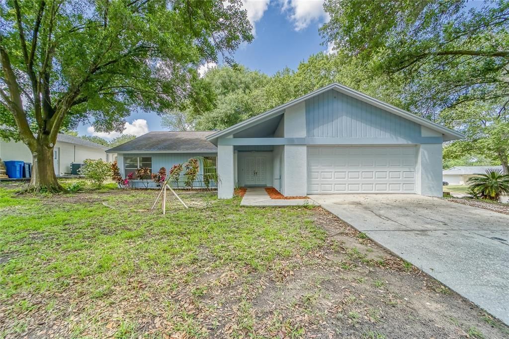 Recently Sold: $415,000 (3 beds, 2 baths, 1922 Square Feet)