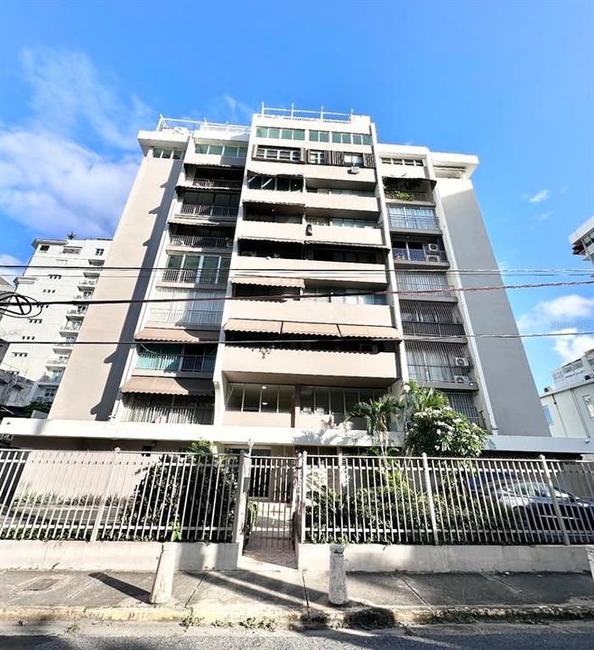 Recently Rented: $2,300 (1 beds, 1 baths, 750 Square Feet)