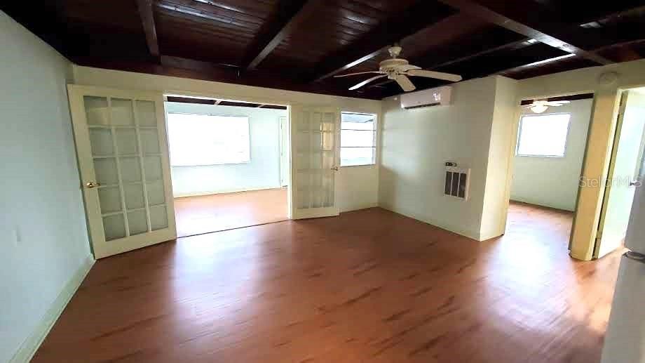 Recently Rented: $1,375 (2 beds, 1 baths, 825 Square Feet)