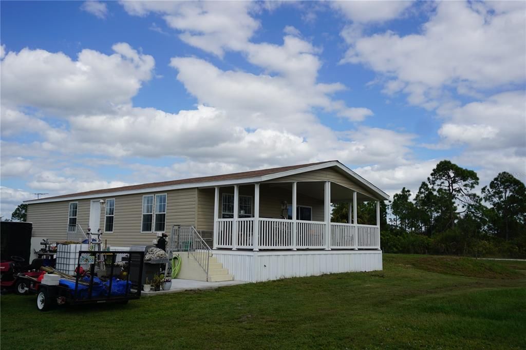 Active With Contract: $323,000 (3 beds, 2 baths, 1647 Square Feet)