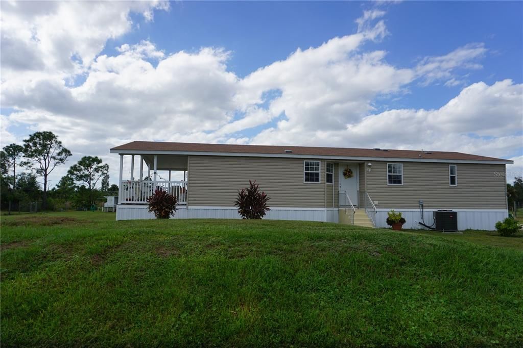 Active With Contract: $323,000 (3 beds, 2 baths, 1647 Square Feet)