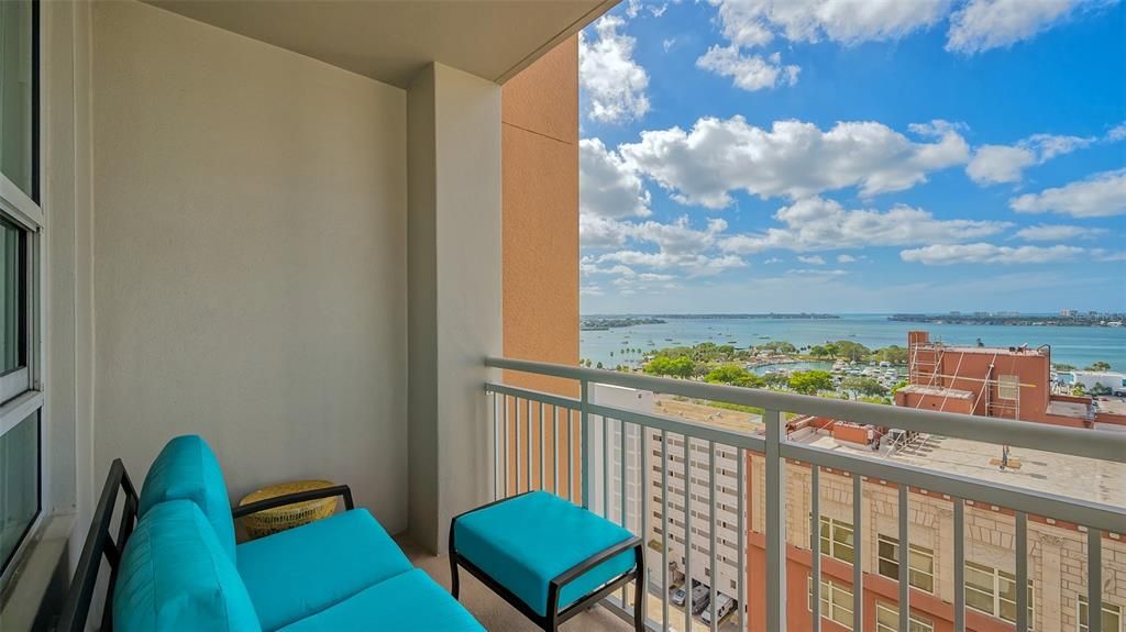 Recently Sold: $1,450,000 (2 beds, 2 baths, 1597 Square Feet)