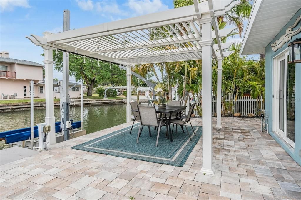 Recently Sold: $1,415,000 (4 beds, 3 baths, 1946 Square Feet)