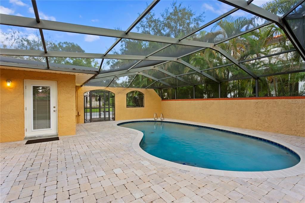 Active With Contract: $6,500 (4 beds, 3 baths, 2019 Square Feet)