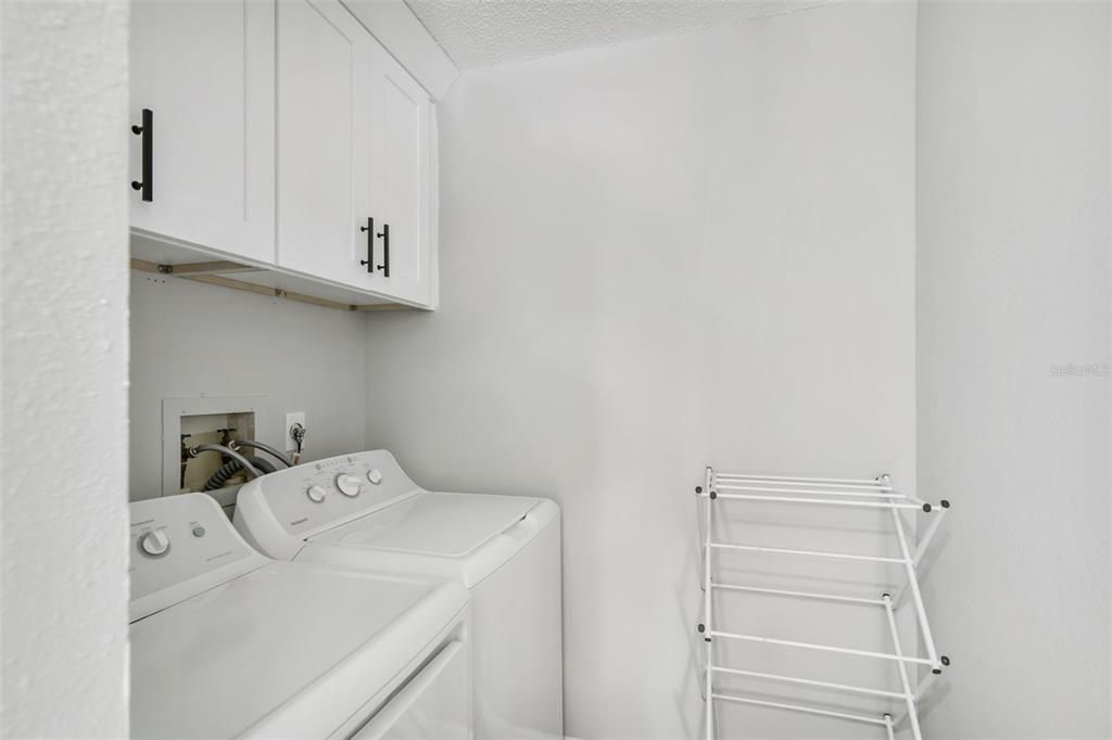 Active With Contract: $2,000 (3 beds, 2 baths, 1250 Square Feet)