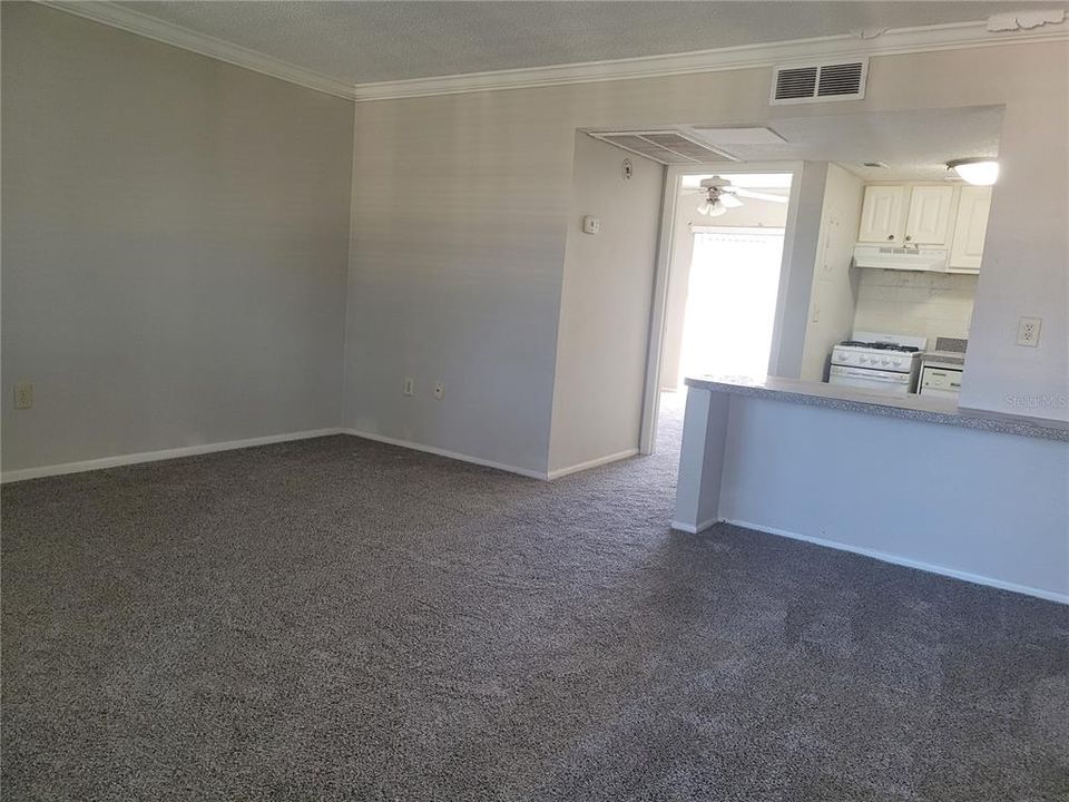 For Sale: $119,900 (1 beds, 1 baths, 496 Square Feet)