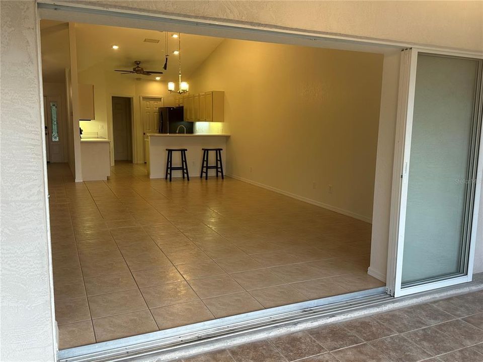 Recently Rented: $2,150 (3 beds, 2 baths, 1516 Square Feet)