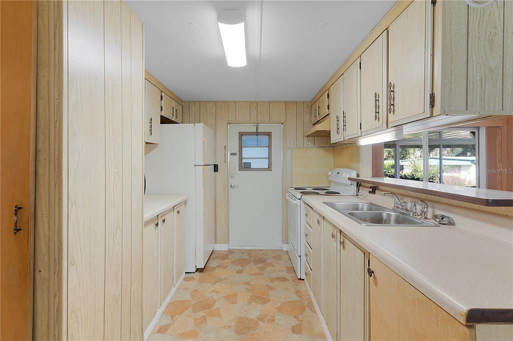 Vendido Recientemente: $99,900 (2 camas, 2 baños, 828 Pies cuadrados)