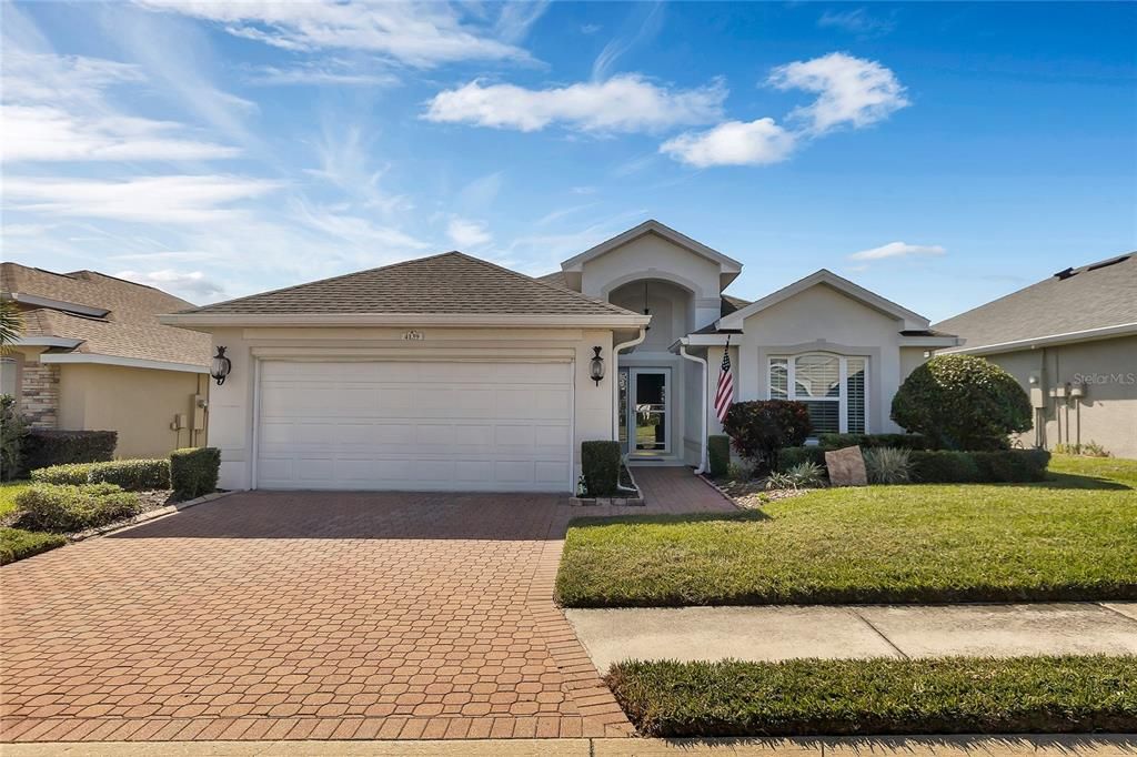 Recently Sold: $299,999 (2 beds, 2 baths, 1687 Square Feet)