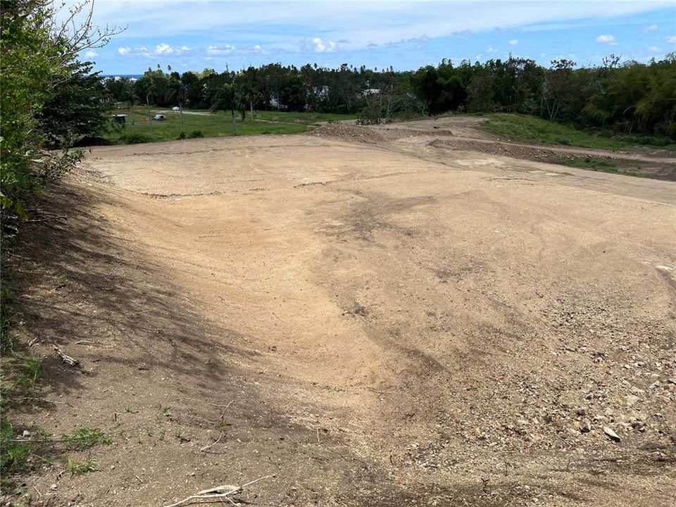 待售: $170,000 (6.06 acres)