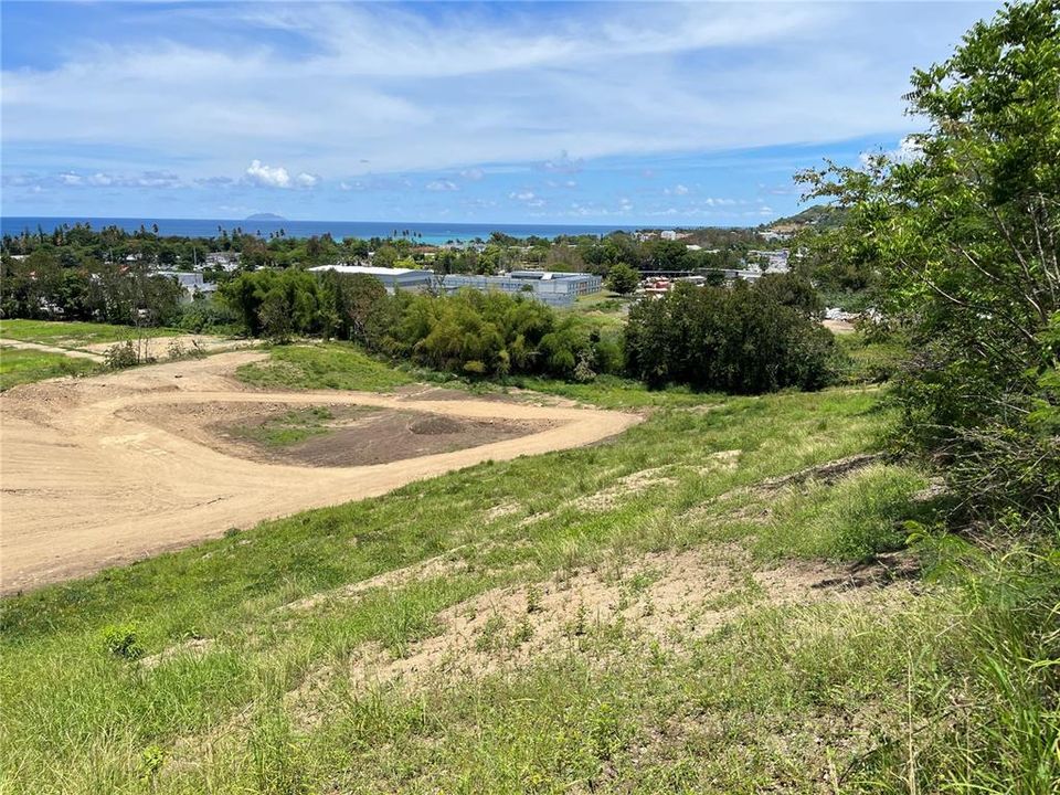 待售: $170,000 (6.06 acres)