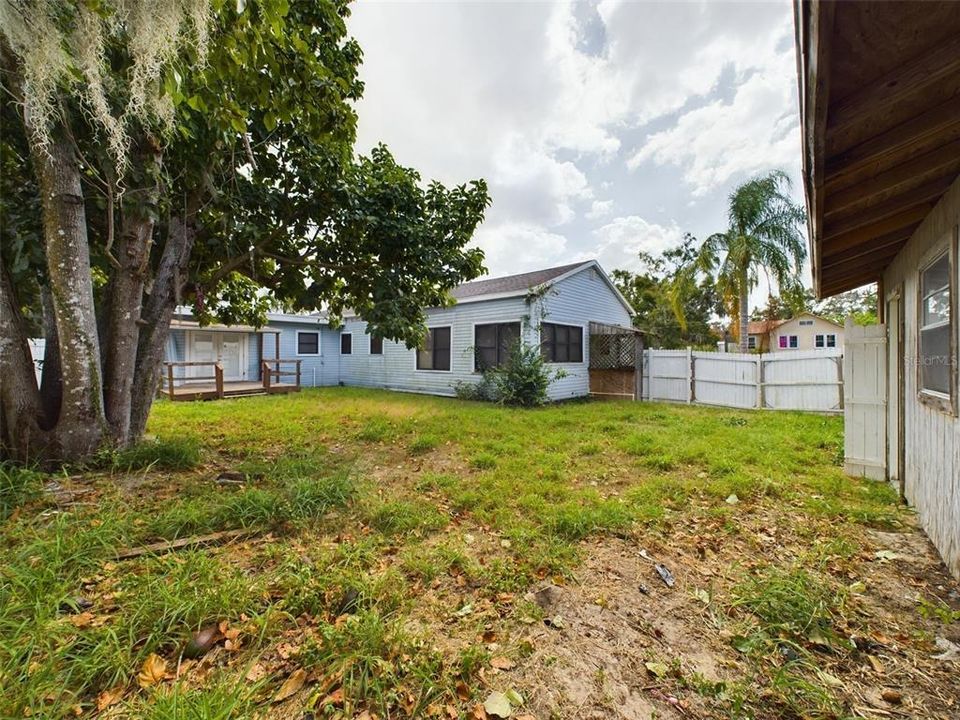 For Sale: $299,900 (3 beds, 2 baths, 1692 Square Feet)