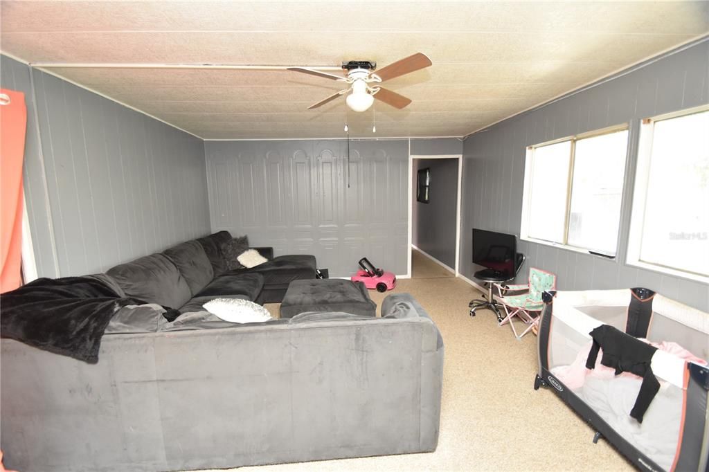 For Sale: $195,000 (3 beds, 2 baths, 840 Square Feet)