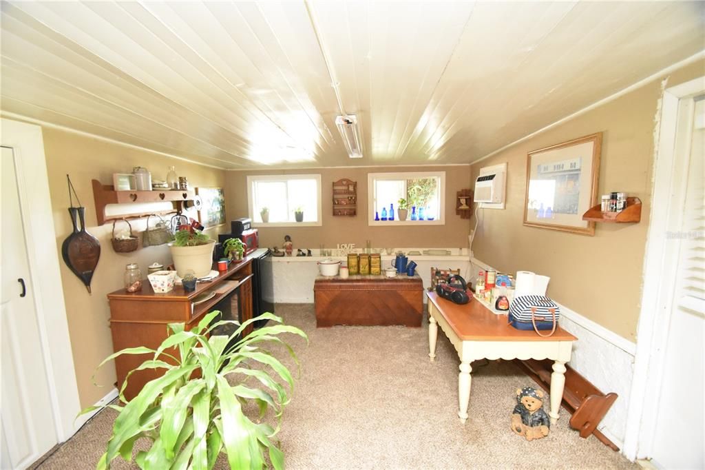 For Sale: $195,000 (3 beds, 2 baths, 840 Square Feet)