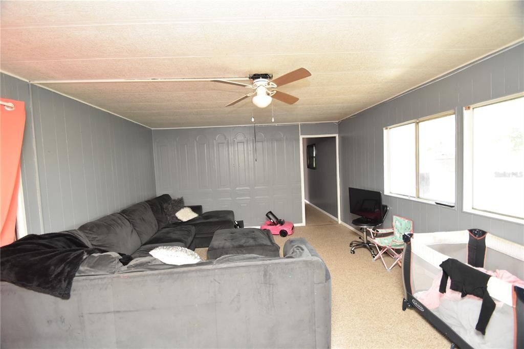 For Sale: $195,000 (3 beds, 2 baths, 840 Square Feet)