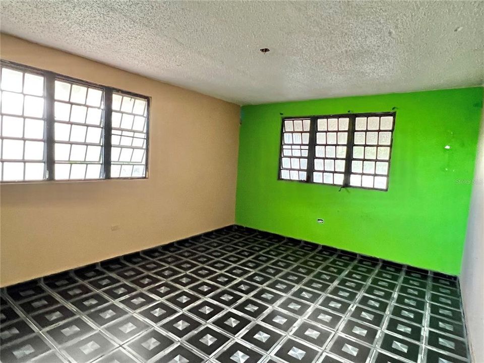 Vendido Recientemente: $132,000 (3 camas, 2 baños, 1456 Pies cuadrados)