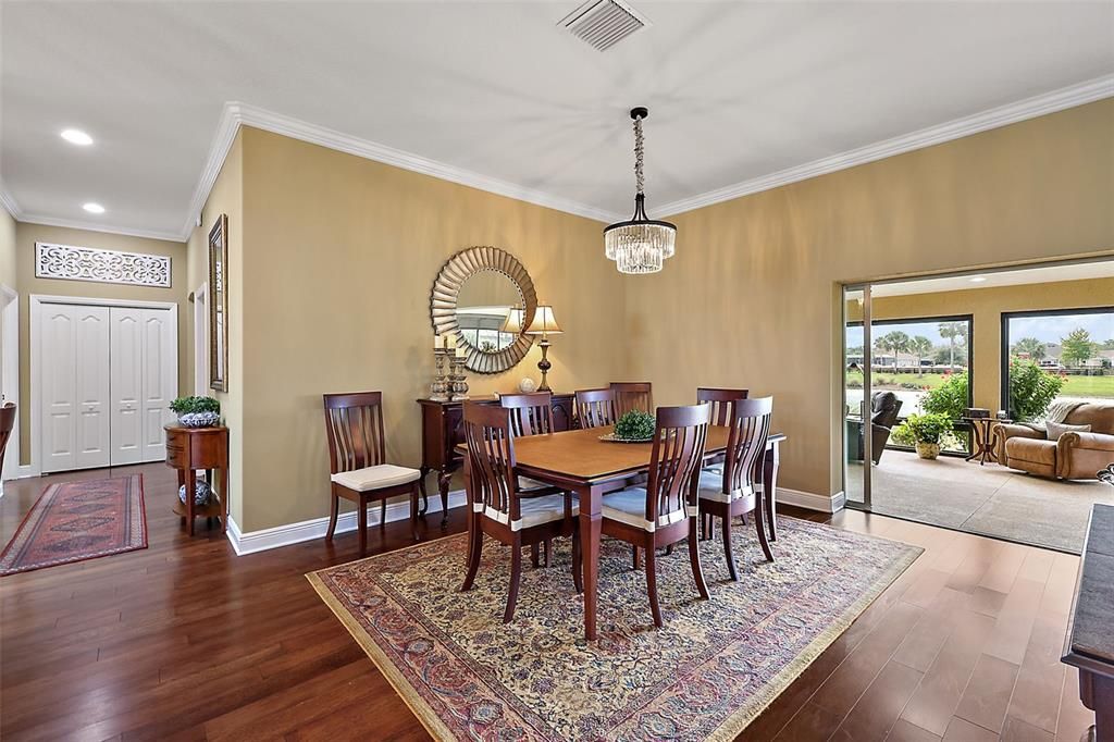 Dining area w/crown molding & access to lanai