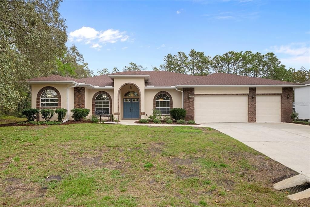 241Pine St Homosassa, FL 34446