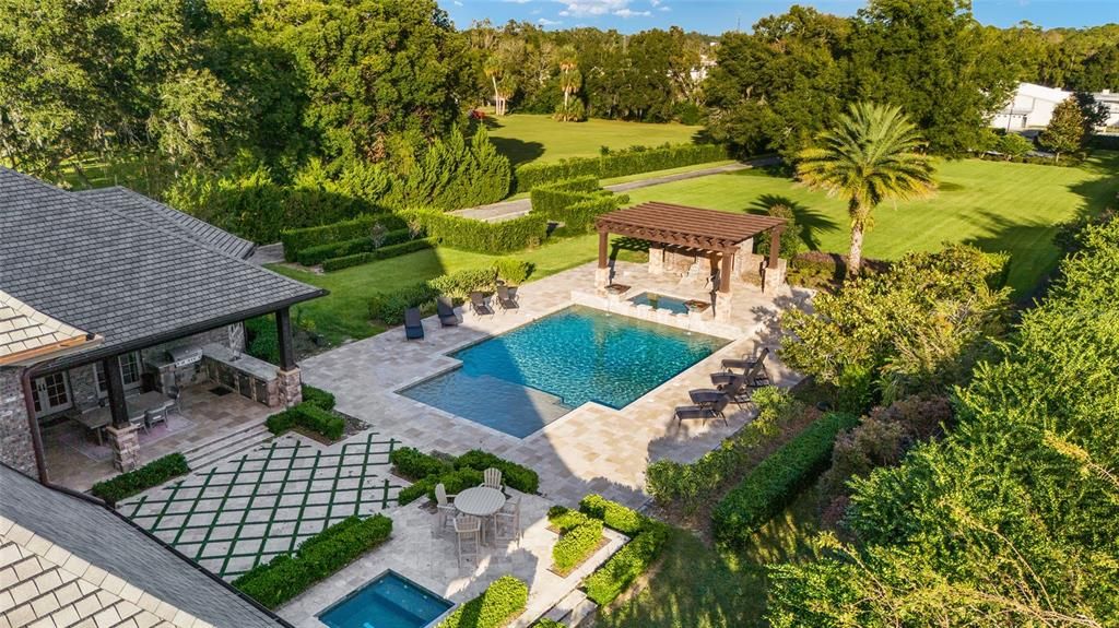 Recently Sold: $3,950,000 (6 beds, 7 baths, 11370 Square Feet)